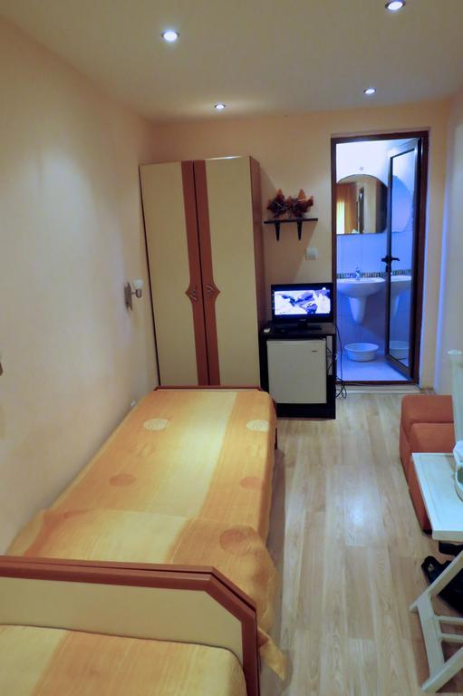 Family Hotel Lebed Nesebar Habitación foto